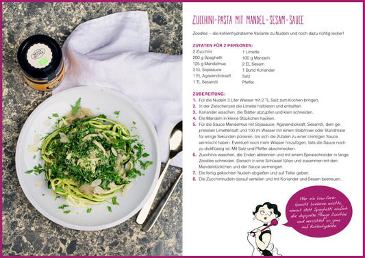 Zucchini-Pasta mit Mandel-Sesam-Sauce